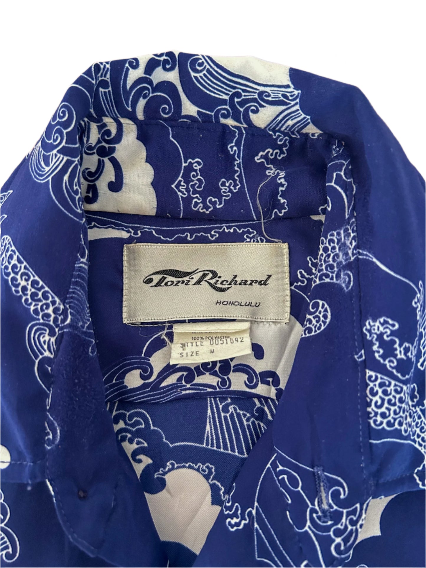 Vintage 1970s Tori Richard Honolulu Wave Print Point Collar Hawaiian Short Sleeve Shirt