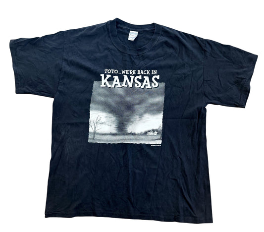 2000s Toto We're Back in Kansas Tornado Graphic T-Shirt XL