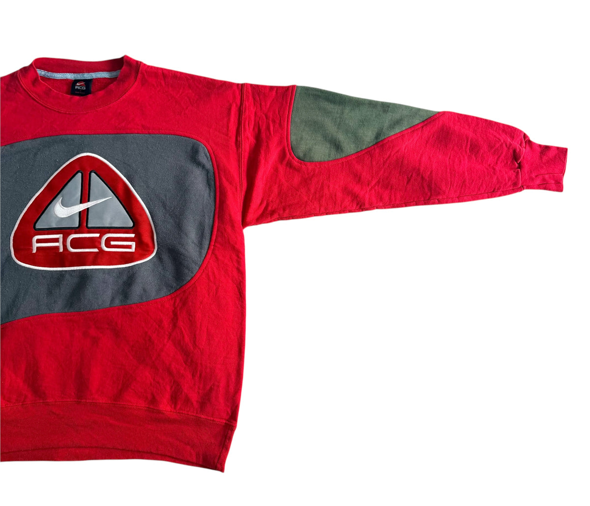 Nike ACG Embroidered Colour Block Sweatshirt, Medium