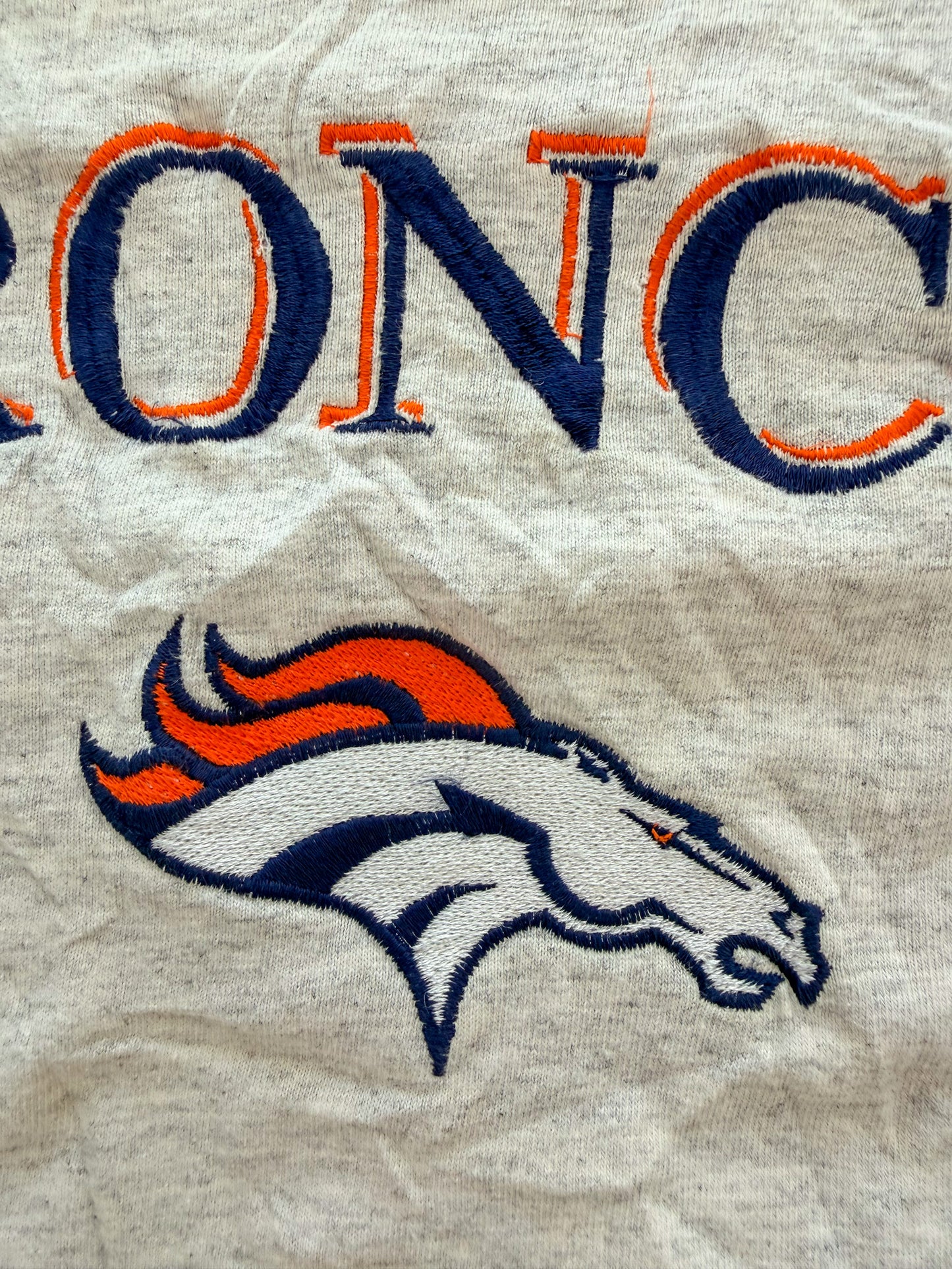 Vintage Denver Broncos Logo 7 Embroidered NFL T-Shirt, size Large