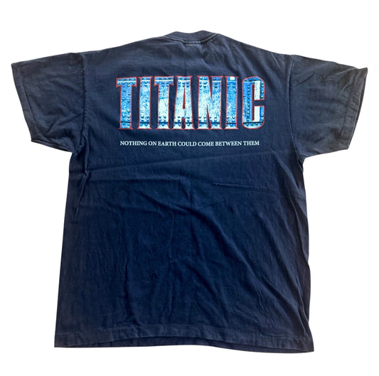 Titanic Leonardo DiCaprio Kate Winslet Movie Graphic T-Shirt, Large