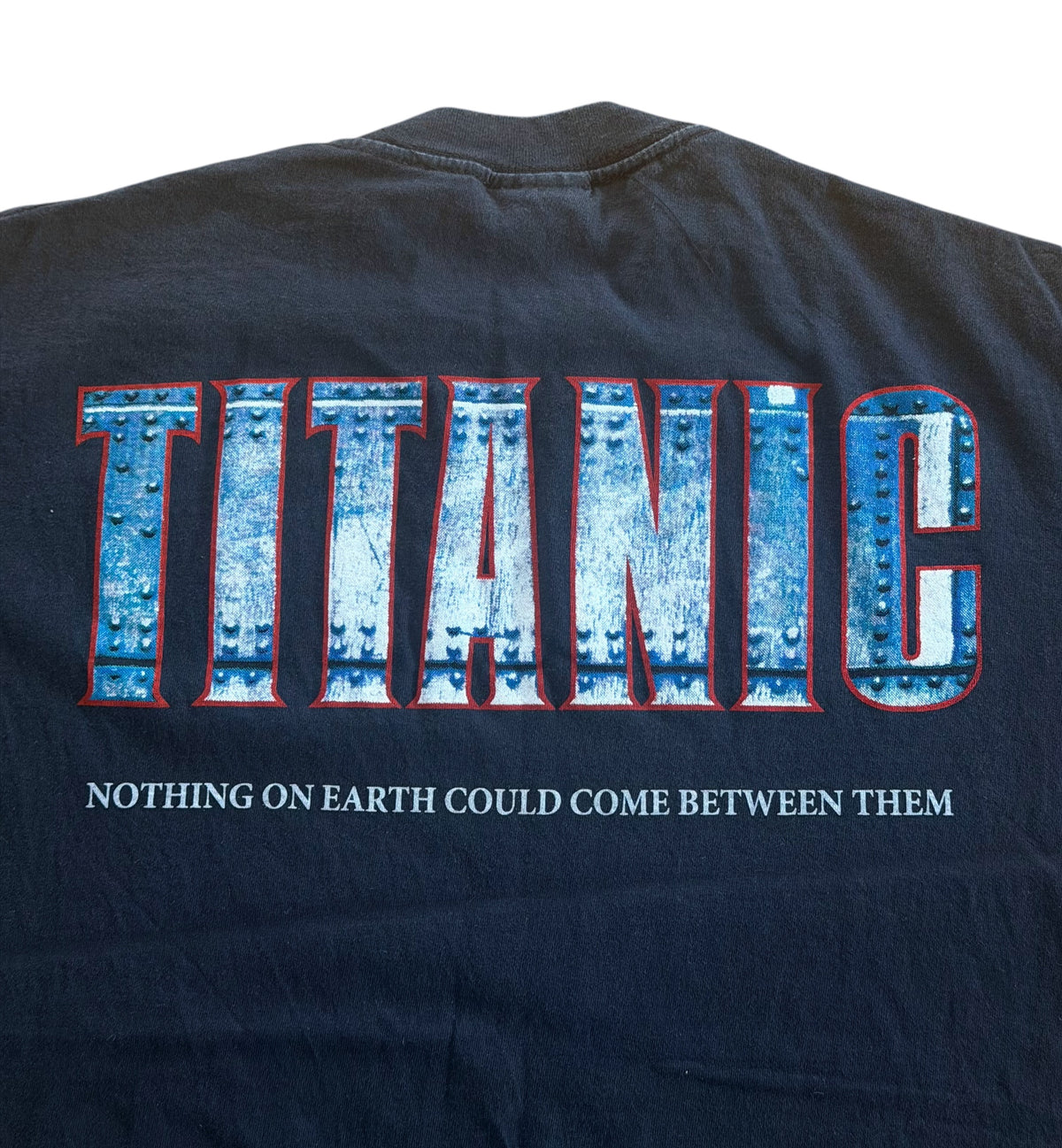 Titanic Leonardo DiCaprio Kate Winslet Movie Graphic T-Shirt, Large